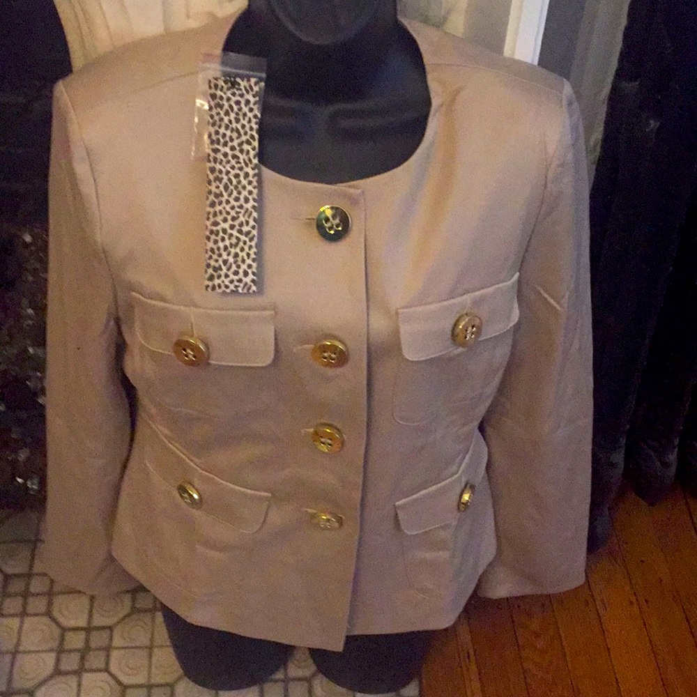 Blazer khaki with a big gold buttons